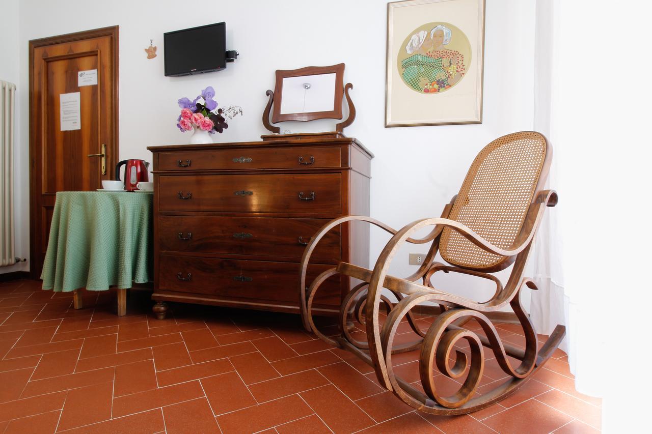 B&B Dimora Morelli Губио Екстериор снимка