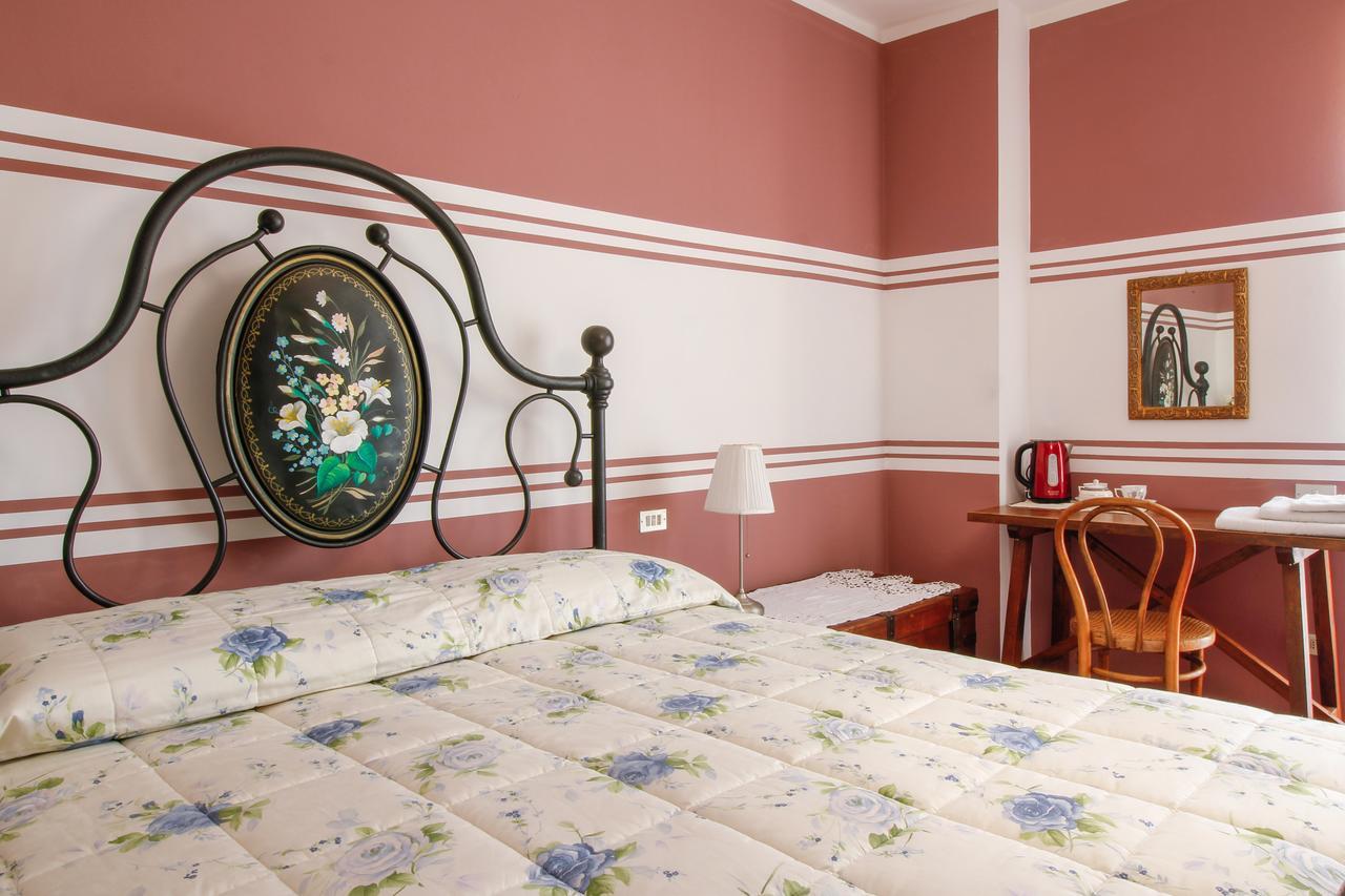 B&B Dimora Morelli Губио Екстериор снимка