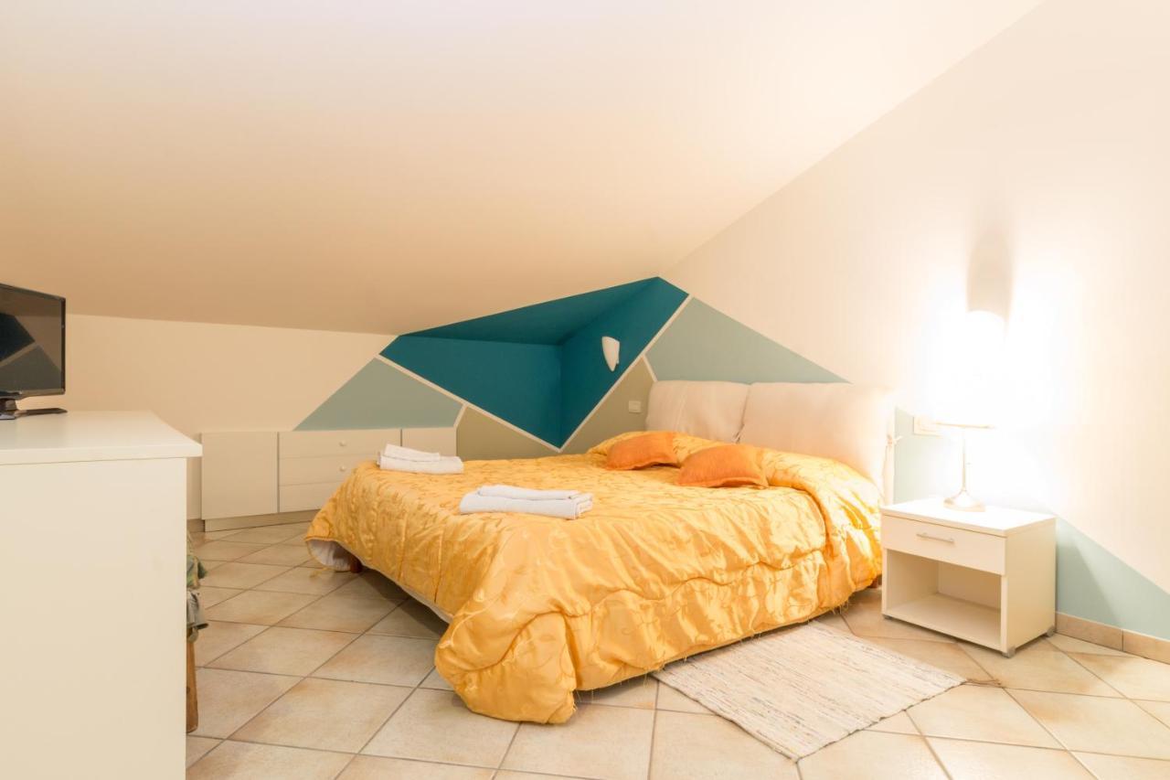 B&B Dimora Morelli Губио Екстериор снимка